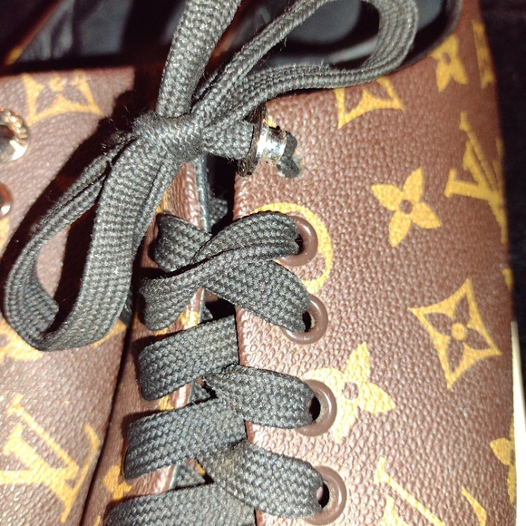 Tan /Brown Monogram Sneakers 38 women 8 - Picture 8 of 9